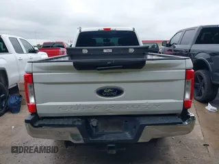 2017 Ford F-350 XL z VIN 1FT7W3AT4HED72446, wystawiony jako IAAI lot #42208485 z przebiegiem 186 778 mil mil oraz . Historia ofert i sprzedaży dostępna na DreamBid. Obrazek 16.