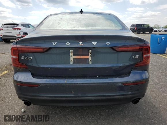 2020 Volvo S60 Momentum with VIN 7JR102FK7LG049735, listed as a Copart auction lot 52903384 with 22,235 mi miles. Bid and sale history available at carsss.com. Image 6.