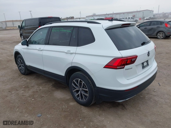 2021 Volkswagen Tiguan S with VIN 3VV0B7AX5MM071469, listed as a IAAI auction lot 41716496 with 38,213 mi miles. Bid and sale history available at carsss.com. Image 3.