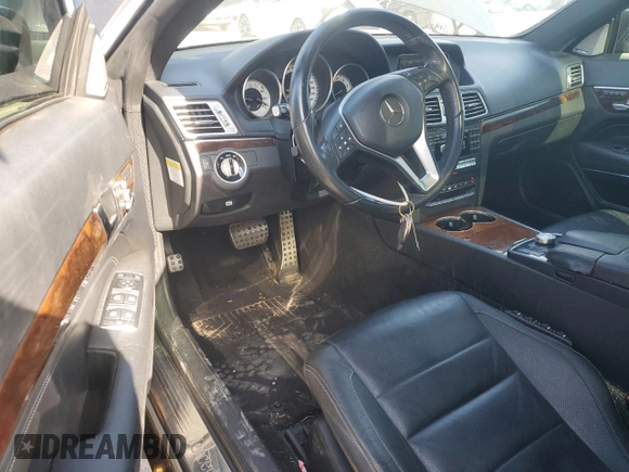 2014 Mercedes-Benz E 350 z VIN WDDKJ5KB7EF245390, wystawiony jako Copart lot #54924635 z przebiegiem 115 230 mil mil oraz Szkoda całkowita • Salvage title. Historia ofert i sprzedaży dostępna na DreamBid. Obrazek 8.