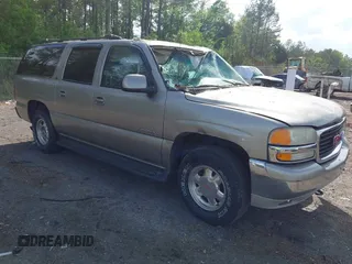 2002 GMC Yukon XL SLT with VIN 3GKFK16Z42G208742, listed as a IAAI auction lot 41956838 with 261,835 mi miles. Bid and sale history available at carsss.com. Image 1.