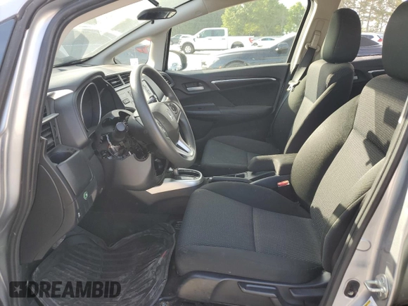 2019 Honda Fit LX z VIN 3HGGK5H46KM746970, wystawiony jako Copart lot #56474845 z przebiegiem 62 716 mil mil oraz Szkoda całkowita • Salvage title. Historia ofert i sprzedaży dostępna na DreamBid. Obrazek 7.