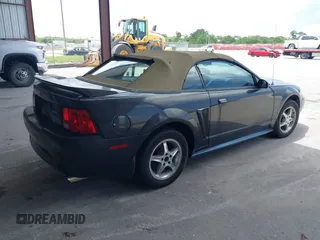 2000 Ford Mustang z VIN 1FAFP4444YF228124, wystawiony jako IAAI lot #42456191 z przebiegiem 225 253 mil mil oraz . Historia ofert i sprzedaży dostępna na DreamBid. Obrazek 4.