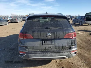 2024 Volkswagen Taos SE z VIN 3VVVX7B2XRM050831, wystawiony jako Copart lot #42519705 z przebiegiem 9 271 mil mil oraz Szkoda całkowita • Salvage title. Historia ofert i sprzedaży dostępna na DreamBid. Obrazek 6.