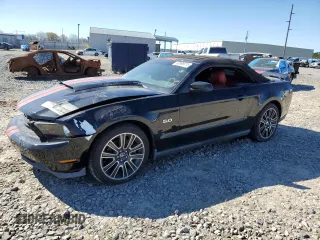 2012 Ford Mustang GT z VIN 1ZVBP8FF0C5288217, wystawiony jako Copart lot #46999775 z przebiegiem 84 646 mil mil oraz Nie do naprawy • Non repairable. Historia ofert i sprzedaży dostępna na DreamBid. Obrazek 1.
