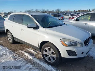 2013 Volvo XC60 3.2L with VIN YV4940DZ4D2375420, listed as a IAAI auction lot 41607682 with 163,932 mi miles. Bid and sale history available at carsss.com. Image 1.