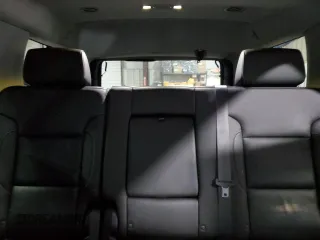2019 Chevrolet Tahoe LT z VIN 1GNSKBKC8KR188553, wystawiony jako Copart lot #49962655 z przebiegiem 55 576 mil mil oraz Szkoda całkowita • Salvage title. Historia ofert i sprzedaży dostępna na DreamBid. Obrazek 10.