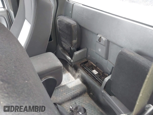 2006 Ford Ranger STX z VIN 1FTYR44U56PA06521, wystawiony jako IAAI lot #42550090 z przebiegiem 192 697 mil mil oraz . Historia ofert i sprzedaży dostępna na DreamBid. Obrazek 8.