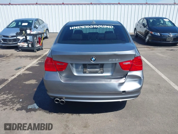 2011 BMW 3 Series 328i xDrive z VIN WBAPK5G52BNN81964, wystawiony jako IAAI lot #42206128 z przebiegiem 118 752 mil mil oraz . Historia ofert i sprzedaży dostępna na DreamBid. Obrazek 16.