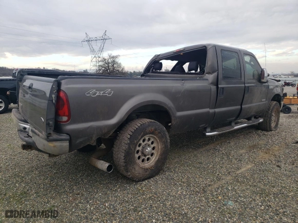 2006 Ford Super Duty F-250 XL with VIN 1FTSW21P16ED33060, listed as a Copart auction lot 88250435 with 233,114 mi miles and Non Repairable. Bid and sale history available at carsss.com. Image 3.