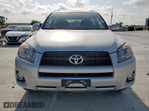 2011 Toyota RAV4 Sport z VIN JTMWF4DV4B5041775, wystawiony jako Copart lot #61691885 z przebiegiem 217 033 mil mil oraz Czysty tytuł • Clean title. Historia ofert i sprzedaży dostępna na DreamBid. Obrazek 5.