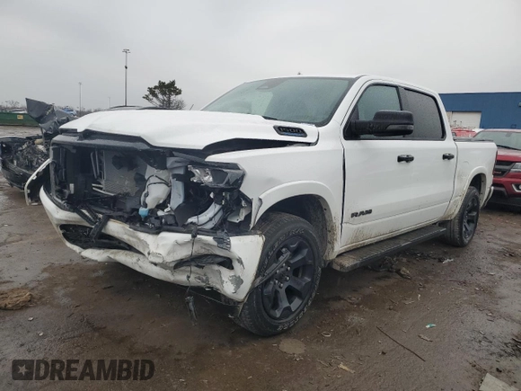2025 Ram 1500 Big Horn z VIN 1C6RRFFG9SN575912, wystawiony jako Copart lot #47302575 z przebiegiem 12 559 mil mil oraz Czysty tytuł • Clean title. Historia ofert i sprzedaży dostępna na DreamBid. Obrazek 1.