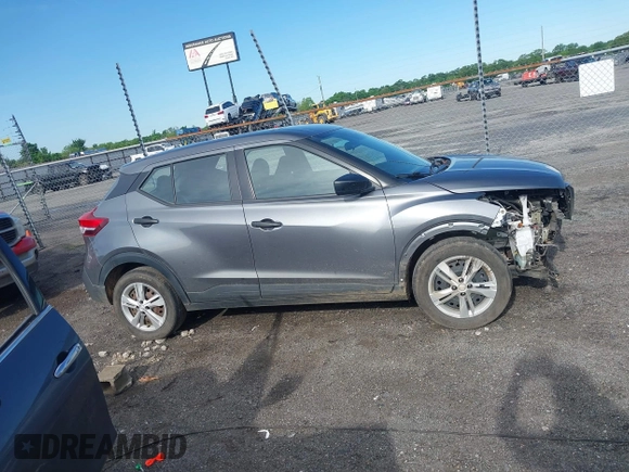 2020 Nissan Kicks S z VIN 3N1CP5BV1LL544239, wystawiony jako IAAI lot #42071513 z przebiegiem 89 921 mil mil oraz . Historia ofert i sprzedaży dostępna na DreamBid. Obrazek 14.