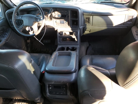 2004 Chevrolet Silverado 1500 Crew Cab LT with VIN 2GCEK13T841376385, listed as a Copart auction lot 84483164 with 196,543 mi miles and Salvage Title. Bid and sale history available at carsss.com. Image 8.