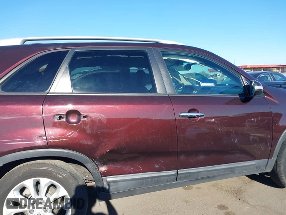 2015 Kia Sorento EX with VIN 5XYKU4A74FG642479, listed as a IAAI auction lot 41878375 with 119,877 mi miles. Bid and sale history available at carsss.com. Image 12.