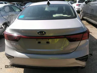2021 Kia Forte LXS with VIN 3KPF24AD0ME318341, listed as a IAAI auction lot 37289270 with 73,560 mi miles. Bid and sale history available at carsss.com. Image 16.
