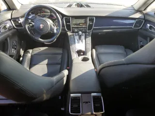 2013 Porsche Panamera z VIN WP0AA2A77DL010893, wystawiony jako Copart lot #42727885 z przebiegiem 143 353 mil mil oraz Szkoda całkowita • Salvage title. Historia ofert i sprzedaży dostępna na DreamBid. Obrazek 8.