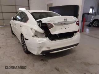 2018 Nissan Altima SR z VIN 1N4AL3AP1JC181544, wystawiony jako IAAI lot #40940704 z przebiegiem 68 731 mil mil oraz . Historia ofert i sprzedaży dostępna na DreamBid. Obrazek 6.