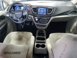 2017 Chrysler Pacifica Touring with VIN 2C4RC1DG7HR519429, listed as a Copart auction lot 60887595 with 109,311 mi miles and Salvage title. Bid and sale history available at DreamBid. Image 8.