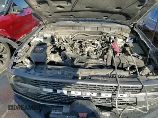 2022 Ford Bronco z VIN 1FMEE5DPXNLB56107, wystawiony jako Copart lot #83834855 z przebiegiem 48 441 mil mil oraz Szkoda całkowita • Salvage title. Historia ofert i sprzedaży dostępna na DreamBid. Obrazek 17.