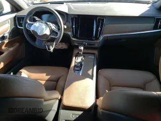 2021 Volvo V90 z VIN YV4A22NL1M1136308, wystawiony jako Copart lot #54180444 z przebiegiem 33 662 mil mil oraz . Historia ofert i sprzedaży dostępna na DreamBid. Obrazek 8.