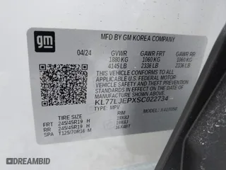 2025 Chevrolet Trax 2RS with VIN KL77LJEPXSC022734, listed as a IAAI auction lot 41373866 with 3,820 mi miles. Bid and sale history available at carsss.com. Image 9.