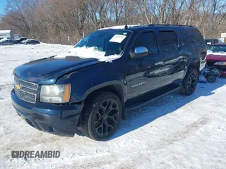 2008 Chevrolet Suburban Commercial with VIN 1GNFK16368J110091, listed as a IAAI auction lot 41328554 with 257,432 mi miles. Bid and sale history available at carsss.com. Image 2.