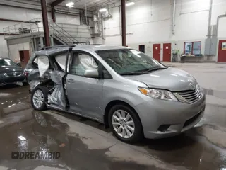 2017 Toyota Sienna LE with VIN 5TDJZ3DC9HS185755, listed as a IAAI auction lot 41838859 with 42,992 mi miles. Bid and sale history available at carsss.com. Image 1.