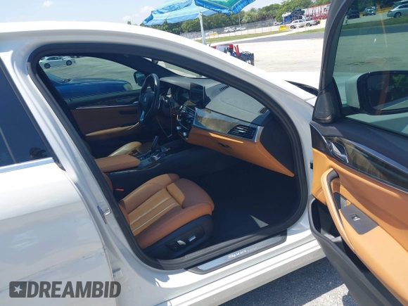 2018 BMW 5 Series 540i с VIN WBAJE5C5XJWA96101, выставлен на аукционе IAAI как лот 42268201 с пробегом 111 626 миль миль и . История ставок и продаж доступна на DreamBid. Изображение 5.