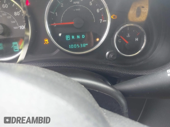 2015 Jeep Wrangler Unlimited Sahara с VIN 1C4BJWEG1FL506393, выставлен на аукционе IAAI как лот 42326900 с пробегом 100 538 миль миль и . История ставок и продаж доступна на DreamBid. Изображение 15.