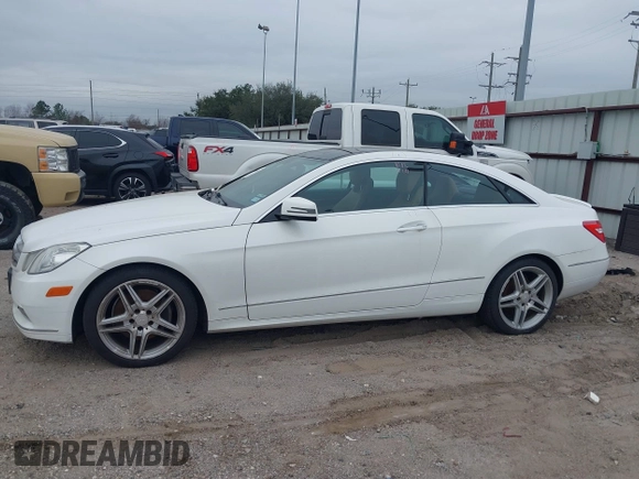 2013 Mercedes-Benz E-Class E 350 with VIN WDDKJ8JB8DF214490, listed as a IAAI auction lot 41500949 with 156,566 mi miles. Bid and sale history available at carsss.com. Image 14.