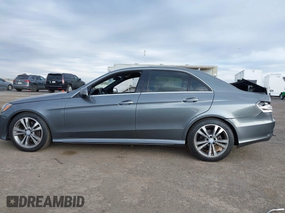 2016 Mercedes-Benz E-Class E 350 Luxury with VIN WDDHF8JB2GB237075, listed as a IAAI auction lot 42047087 with 66,298 mi miles. Bid and sale history available at carsss.com. Image 14.