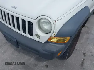 2007 Jeep Liberty Sport with VIN 1J4GL48K57W561086, listed as a IAAI auction lot 42094277 with 172,867 mi miles. Bid and sale history available at carsss.com. Image 6.