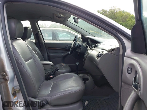 2001 Ford Focus ZTS with VIN 1FAHP383X1W114154, listed as a IAAI auction lot 42114666 with 198,248 mi miles and . Bid and sale history available at carsss.com. Image 5.