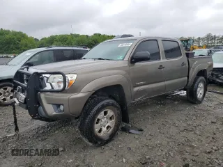 2013 Toyota Tacoma z VIN 5TFLU4ENXDX083446, wystawiony jako Copart lot #56018905 z przebiegiem 123 720 mil mil oraz Szkoda całkowita • Salvage title. Historia ofert i sprzedaży dostępna na DreamBid. Obrazek 1.