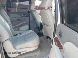 2007 GMC Yukon XL SLT z VIN 1GKFC16087R417052, wystawiony jako IAAI lot #41753046 z przebiegiem 275 008 mil mil oraz . Historia ofert i sprzedaży dostępna na DreamBid. Obrazek 8.