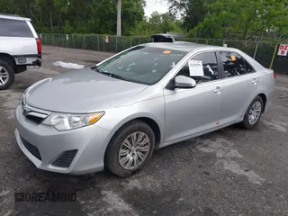 2012 Toyota Camry L z VIN 4T1BF1FK3CU047697, wystawiony jako IAAI lot #42419293 z przebiegiem 56 082 mil mil oraz . Historia ofert i sprzedaży dostępna na DreamBid. Obrazek 2.