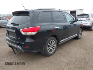 2014 Nissan Pathfinder SL with VIN 5N1AR2MM0EC663878, listed as a IAAI auction lot 42060502 with 130,296 mi miles. Bid and sale history available at carsss.com. Image 4.