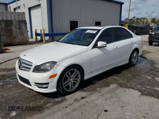 2013 Mercedes-Benz C 250 Sport z VIN WDDGF4HB5DR292276, wystawiony jako Copart lot #59557865 z przebiegiem 163 839 mil mil oraz Szkoda całkowita • Salvage title. Historia ofert i sprzedaży dostępna na DreamBid. Obrazek 1.