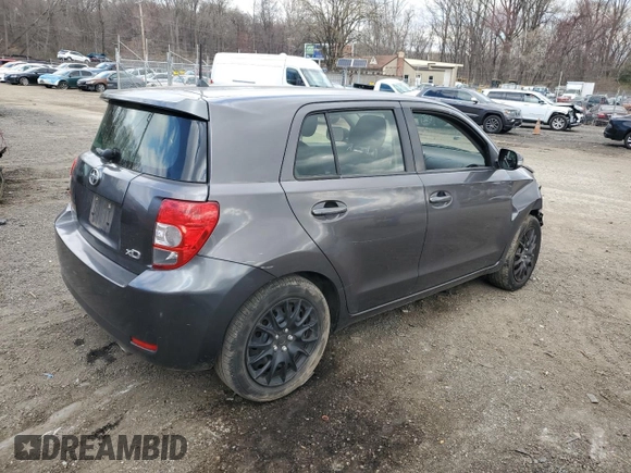 2013 Scion xD z VIN JTKKUPB47D1033754, wystawiony jako Copart lot #47550315 z przebiegiem 86 447 mil mil oraz Szkoda całkowita • Salvage title. Historia ofert i sprzedaży dostępna na DreamBid. Obrazek 3.