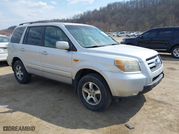 2008 Honda Pilot SE with VIN 5FNYF18388B018930, listed as a IAAI auction lot 41787945 with 236,890 mi miles. Bid and sale history available at carsss.com. Image 1.