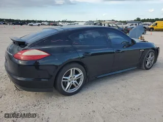 2011 Porsche Panamera with VIN WP0AA2A71BL021031, listed as a Copart auction lot 66667414 with 125,967 mi miles and Salvage Title. Bid and sale history available at carsss.com. Image 3.