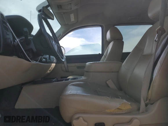 2011 Chevrolet Silverado 1500 LT with VIN 3GCPKSE36BG138213, listed as a Copart auction lot 52135275 with 305,791 mi miles and Salvage Title. Bid and sale history available at DreamBid. Image 7.