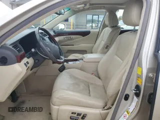 2010 Lexus LS 460 z VIN JTHBL1EF3A5097331, wystawiony jako Copart lot #62844135 z przebiegiem Nie podano mil oraz Szkoda całkowita • Salvage title. Historia ofert i sprzedaży dostępna na DreamBid. Obrazek 7.