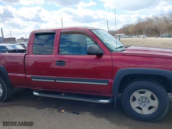 2006 Chevrolet Silverado 1500 LT2 with VIN 1GCEK19B86Z174901, listed as a IAAI auction lot 41871524 with 194,885 mi miles. Bid and sale history available at carsss.com. Image 13.