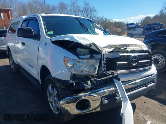 2010 Toyota Tundra 4WD Truck with VIN 5TFUM5F10AX015321, listed as a IAAI auction lot 41687601 with 117,939 mi miles. Bid and sale history available at carsss.com. Image 1.