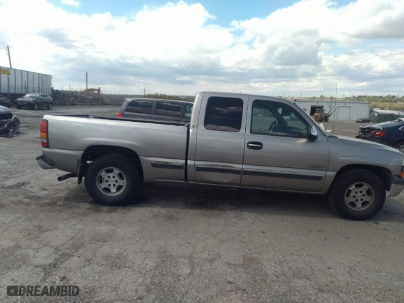 2002 Chevrolet Silverado 1500 LS with VIN 2GCEC19V721126378, listed as a IAAI auction lot 39282405 with NaN miles. Bid and sale history available at carsss.com. Image 12.
