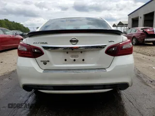 2017 Nissan Altima SV z VIN 1N4AL3AP3HC238952, wystawiony jako Copart lot #70025624 z przebiegiem 168 255 mil mil oraz Szkoda całkowita • Salvage title. Historia ofert i sprzedaży dostępna na DreamBid. Obrazek 6.