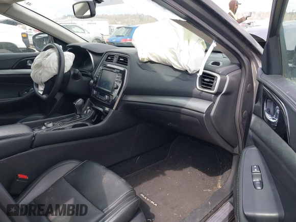 2018 Nissan Maxima SV with VIN 1N4AA6APXJC384102, listed as a IAAI auction lot 41907089 with 91,321 mi miles and . Bid and sale history available at DreamBid. Image 5.