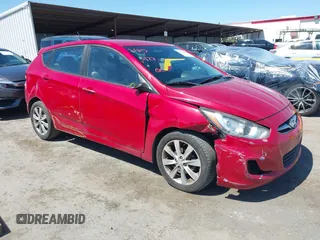 2012 Hyundai Accent SE z VIN KMHCU5AE8CU051795, wystawiony jako IAAI lot #42336241 z przebiegiem 135 786 mil mil oraz . Historia ofert i sprzedaży dostępna na DreamBid. Obrazek 1.